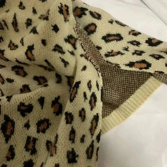 Do Everything In Love Knit Poncho LEOPARD PRINT CARDIGAN FRONT ZIP one size - Picture 6 of 7